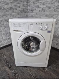 Стиральная машина Indesit WISL 103 Стиральная машина Indesit WISL 103